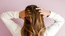 Прыщи на голове в волосах: причины и что с ними делать