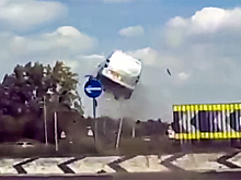 Когда хочешь быть летающим автомобилем, но ты всего лишь старый фургон