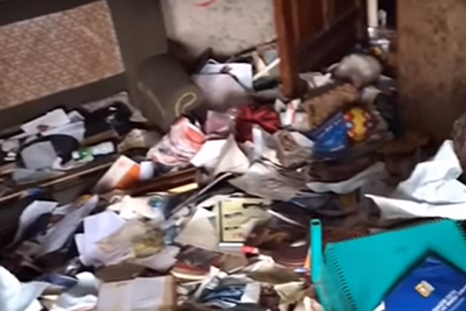 Видео из квартиры брошенной пятилетней девочки
