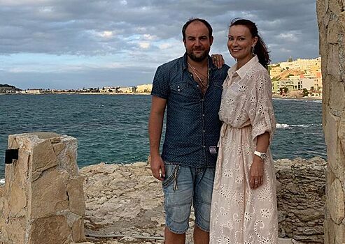 Нонна Гришаева поделилась архивным снимком со свадьбы