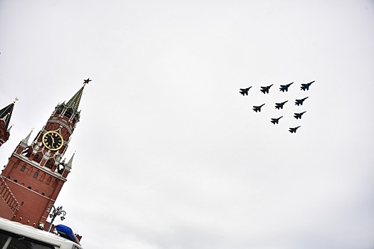 Десять российских городов не смогут провести Парады Победы в унисон с московским