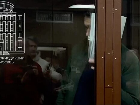 Суд заключил под стражу задержанного из-за взяток зампреда правления "Газпром нефти"