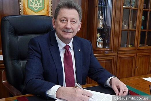 Зеленский уволил посла в Белоруссии и не назначил его преемника