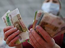 Почти половине россиян перестало хватать зарплаты на основные нужды