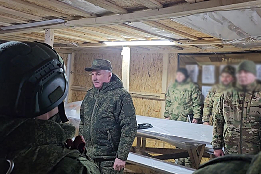 Замминистра обороны РФ вручил государственные награды тульским десантникам в зоне СВО