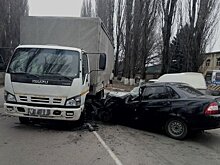 В Армавире пассажир Lada Priora скончался в больнице после ДТП с грузовиком
