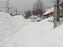 Жители Южного пожаловались на снежные заносы, угрожающие жизни