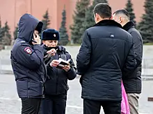 Силовики раздали мигрантам повестки во время рейда в Москве