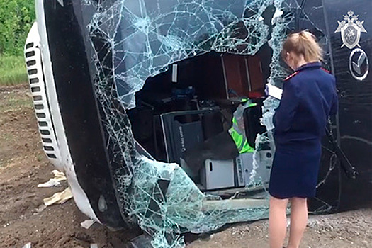 Последствия аварии с автобусом в Саратовской области попали на видео