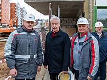 Сергей Собянин посетил строящуюся школу в Десеновском