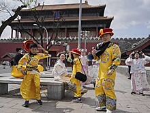 Вступил в силу безвизовый режим с Китаем: корреспондент "ТВ Центра" показывает, как это работает