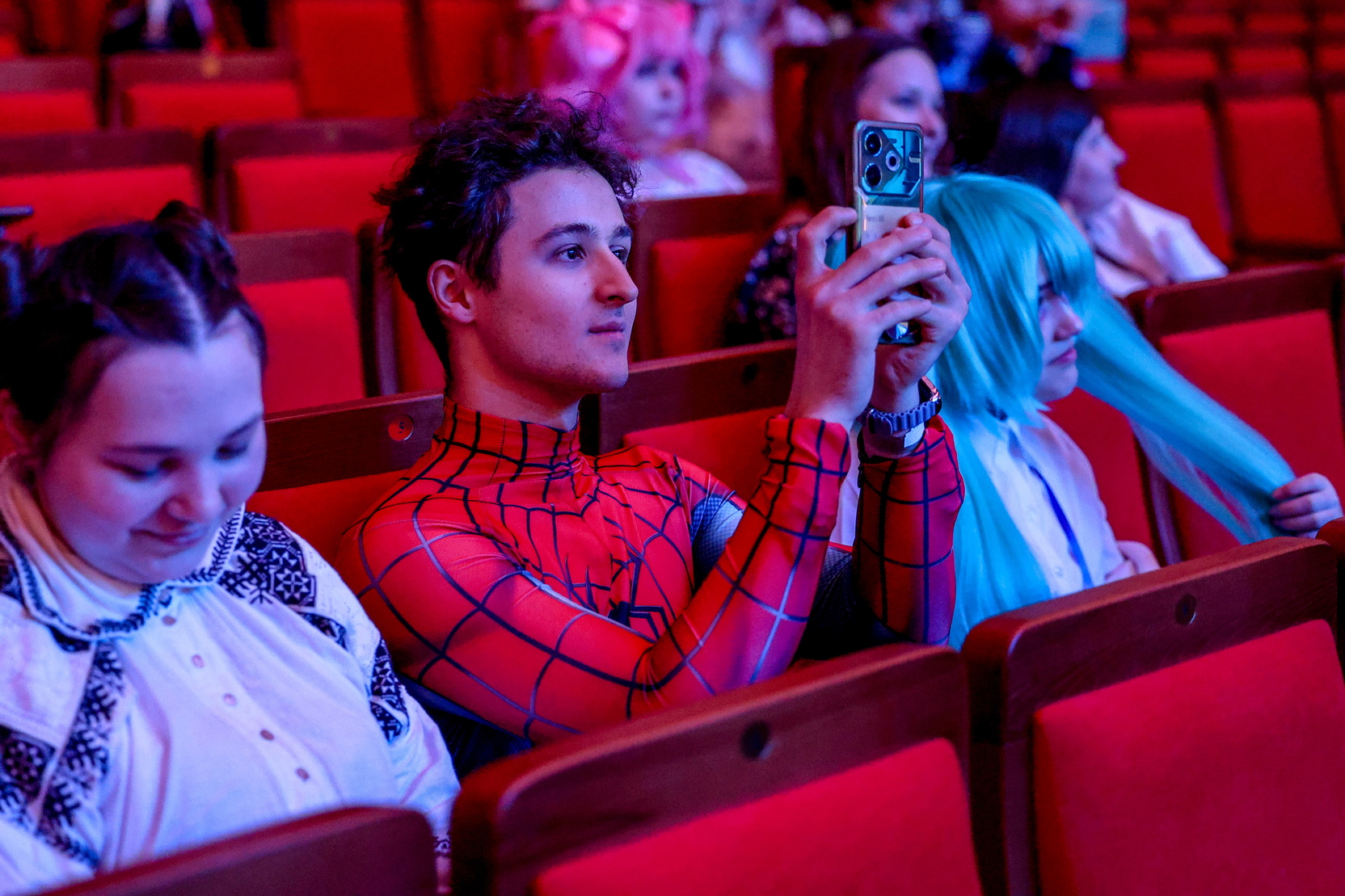 Russian Theaters Rely on Foreign Films in Summer, AVK Says