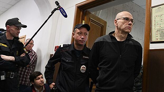 Прокурор запросил 14 лет колонии общего режима для экс-министра финансов Подмосковья А.Кузнецова