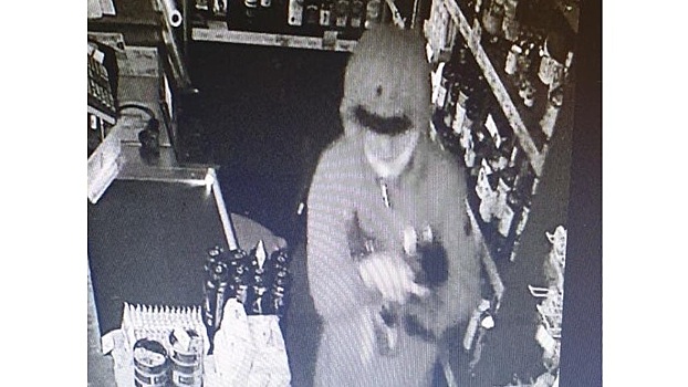 В Вологде разыскивают молодого человека, укравшего продукты из магазина