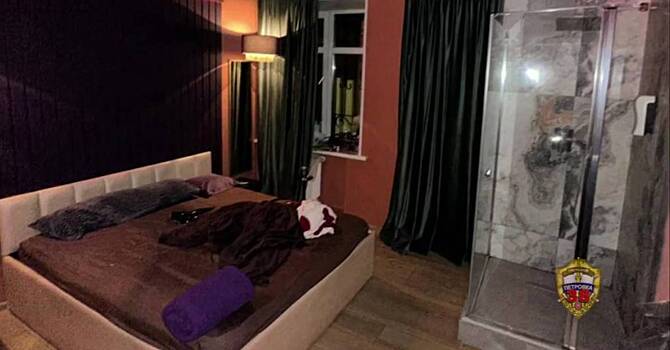 Полицейские накрыли притон с девушками легкого поведения в центре столицы