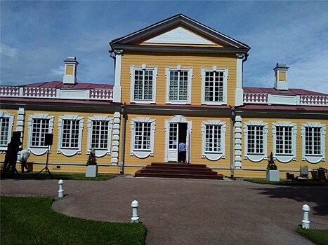 Дворец Петра Великого в Стрельне отметил юбилей и получил уникальные экспонаты в подарок