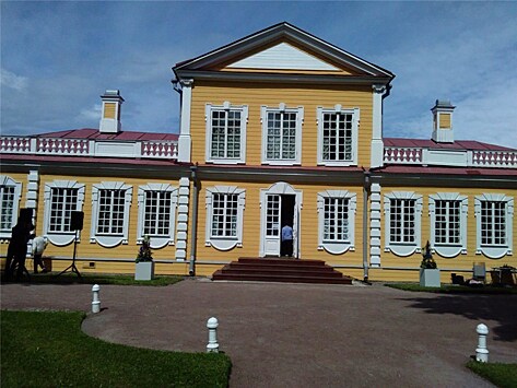 Дворец Петра Великого в Стрельне отметил юбилей и получил уникальные экспонаты в подарок