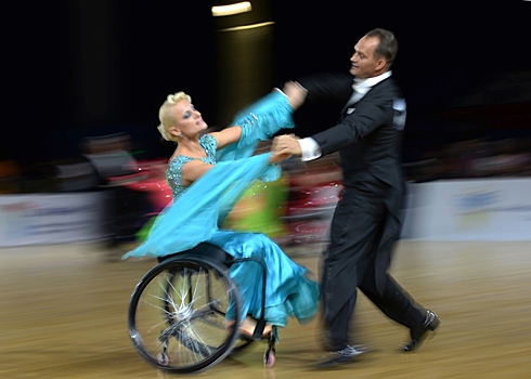 Иностранные паралимпийцы-танцоры отказались надевать медали из-за отстранения РФ