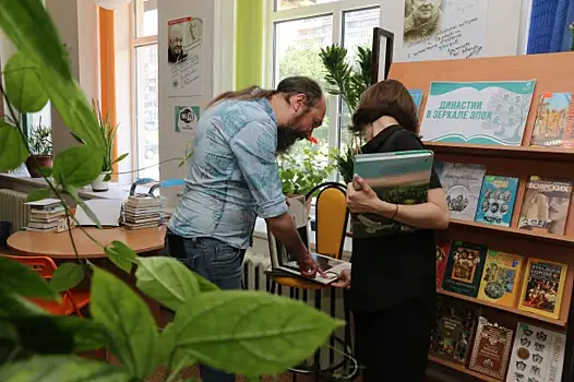 В Тольятти проходит цикл выставок о семьях библиотекарей и читателей книг