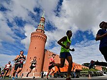 Организаторы: Под медицинским наблюдением остается один участник Московского полумарафона