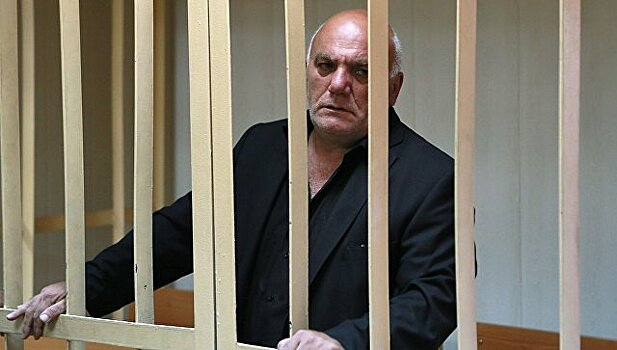 Прокуратура утвердила обвинение обратившемуся к Путину захватчику банка