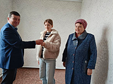 Девушка-сирота получила квартиру в Зимовниковском районе