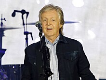 82-летний Пол Маккартни насладился серфингом в компании жены