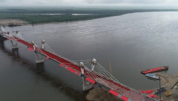 Мост, соединяющий Благовещенск и Хэйхэ, сдадут в апреле 2020 года