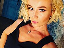 «Первый весенний выходной»: Полина Гагарина прыгнула в сугроб