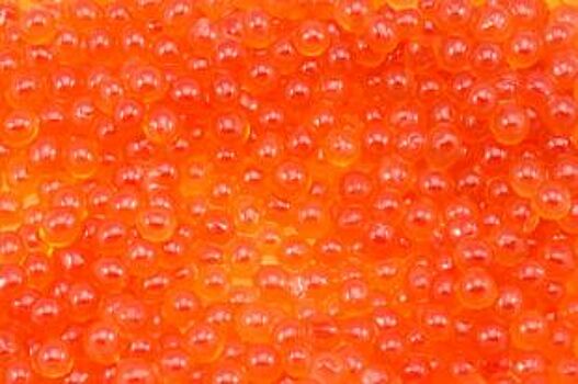 В Приморском районе на припаркованные авто сбросили мешки с красной икрой