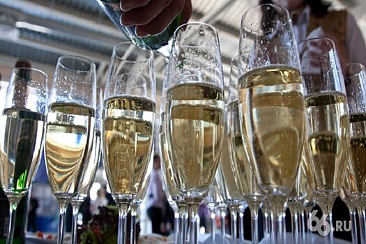 Жители Свердловской области в летний период пьют спиртное чаще, чем в целом по России