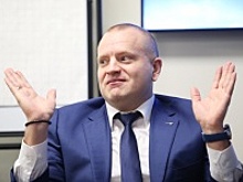 «Ак Барс» одолел «Автомобилист» благодаря 2 очкам Ткачёва и шат-ауту Шарыченкова