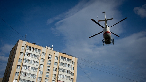 В Москве на место ДТП с пятью пострадавшими прибыл вертолет