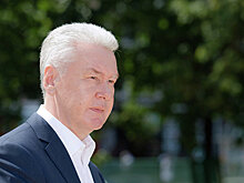 Собянин заложил капсулу в основание бассейна в Лужниках