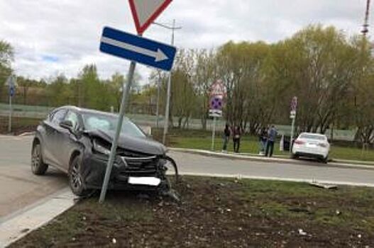 В Перми в аварию попал автомобиль, в котором находилась 3-летняя девочка