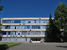 Глава Новосибирской области посетил завод «Искра»