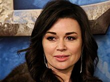 Мать Анастасии Заворотнюк не оплачивает штрафы