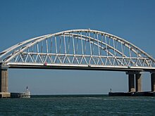 Движение автомобилей по Крымскому мосту временно перекрыто