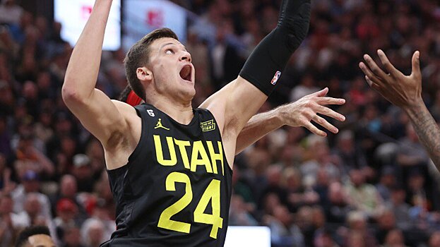 «Лейкерс» нацелены на Ника Клэкстона, Роберта Уильямса или Уокера Кесслера