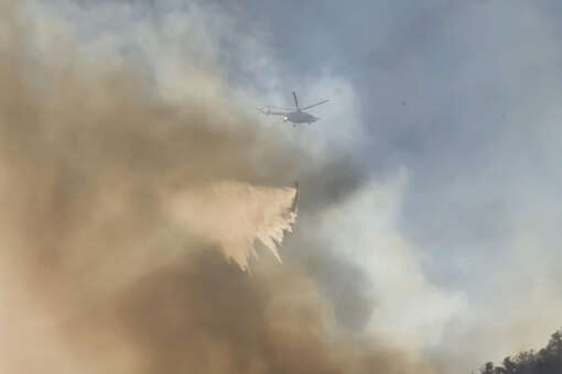 Названа причина бушующего в Крыму пожара