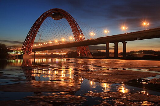 В Хорошево-Мневниках открылась фотовыставка «Живописный мост»