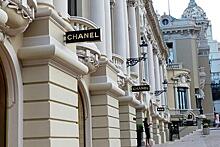 В Chanel объяснили отказ продавать товары россиянам