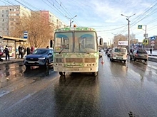 В Омске пассажирский автобус насмерть сбил женщину на переходе