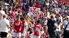 Матч женских команд «Арсенала» и «МЮ» на «Эмирейтс» собрал больше 60 000 зрителей, это новый рекорд Суперлиги Англии. Прошлый поставили в декабре