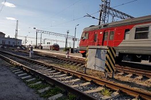 Рязанская электричка насмерть сбила человека