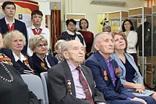 Музей Зеленограда и школа №1194 открыли фотовыставку «Вечный огонь»
