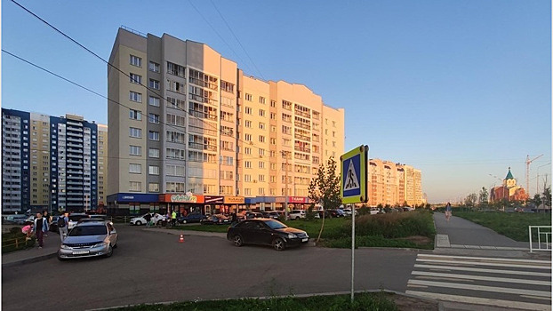 Во дворе на Попова под колёса «Матиза» попала 10-летняя девочка