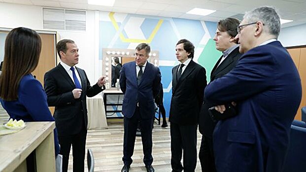 Медведев пообщался с Эрнстом и Добродеевым после итогового интервью