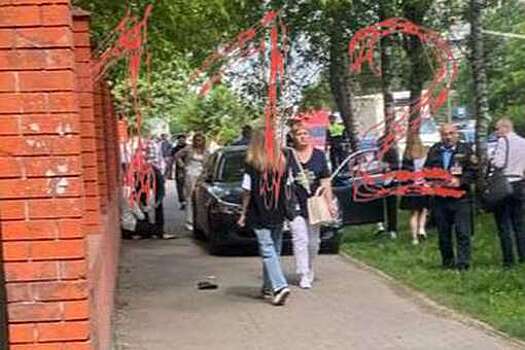 Опубликовано видео ДТП с BMW, которая сбила четырех человек в Мытищах