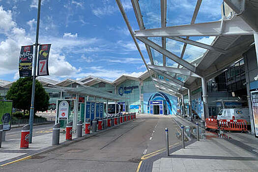 В Бирмингеме закрыли аэропорт после экстренной посадки самолета